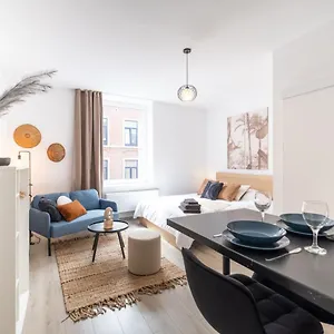 Appartement Chic Proche Aeroport & Centre-ville, Charleroi
